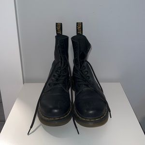 1460 Pascal Virginia Leather Doc Martens Womens Size 7